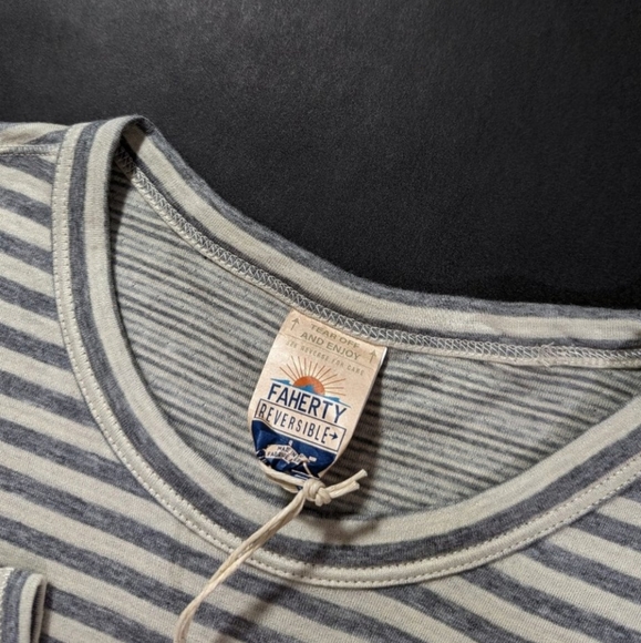 🆕️1 LEFT! Faherty Mens reversible Cloud Stone Peak Stripe Tee Shirt Pima Cotton - Picture 4 of 11